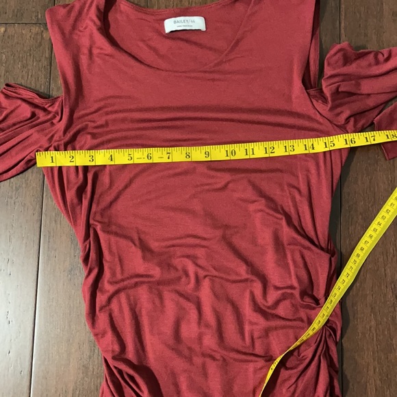 Bailey 44 burgundy ruched dress - Picture 5 of 9